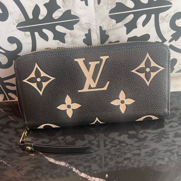 EUC Louis Vuitton On The Go Bicolor Empreinte Tote MM and Wallet - Picture 11 of 16